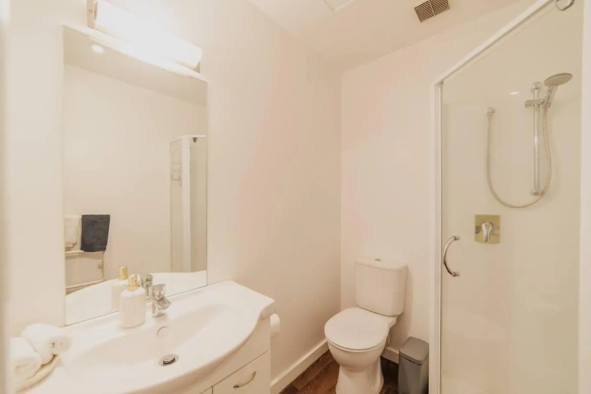 Lejlighed Linwood Luxe Your Elegant 1Br Oasis On Cashel Christchurch
